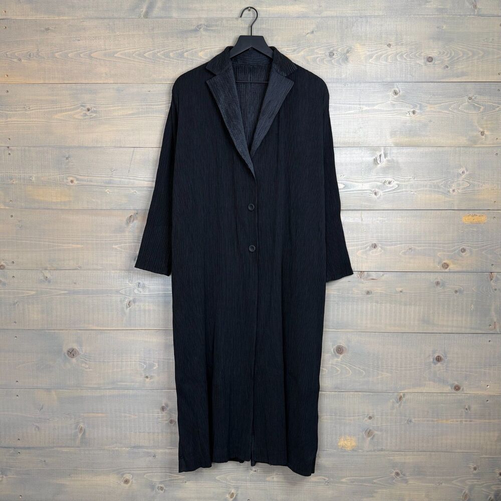 Issey Miyake Mainline 2000s Black Pleated Polyester Long Coat Women's Size JP 2